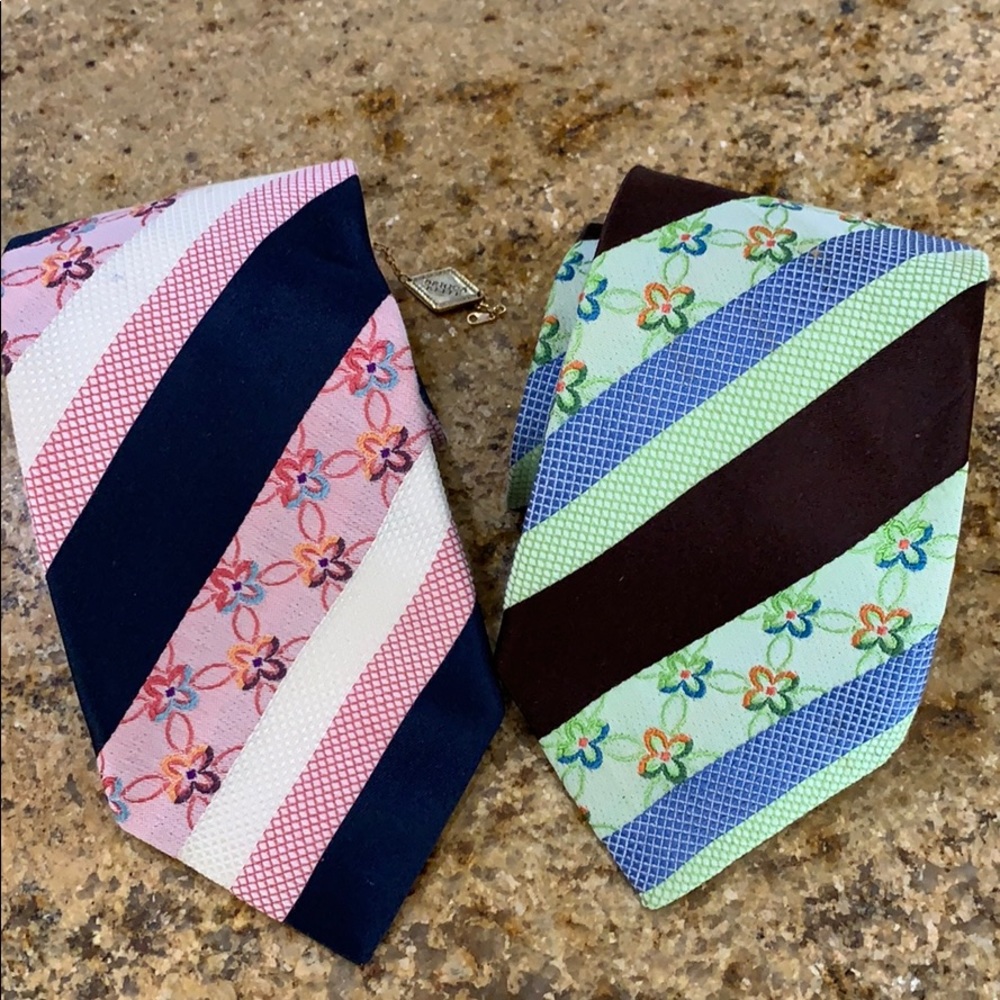 Floral and stripe pattern necktie